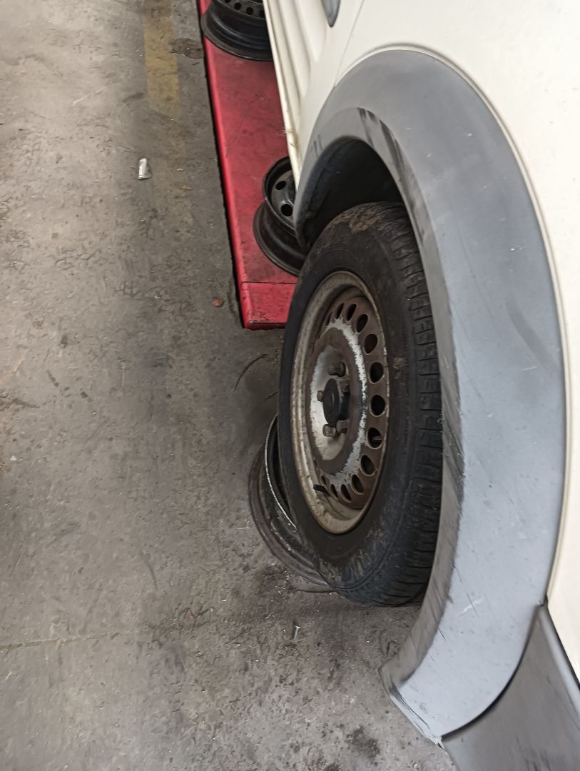 Aletin Ford Transit Connect (TC7)