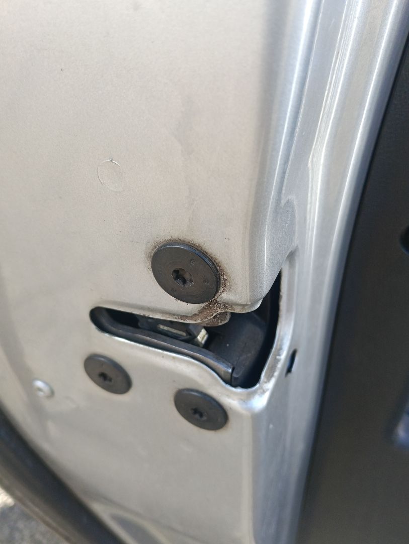 Cerradura puerta trasera izquierda Renault Megane III, foto 1 de 1