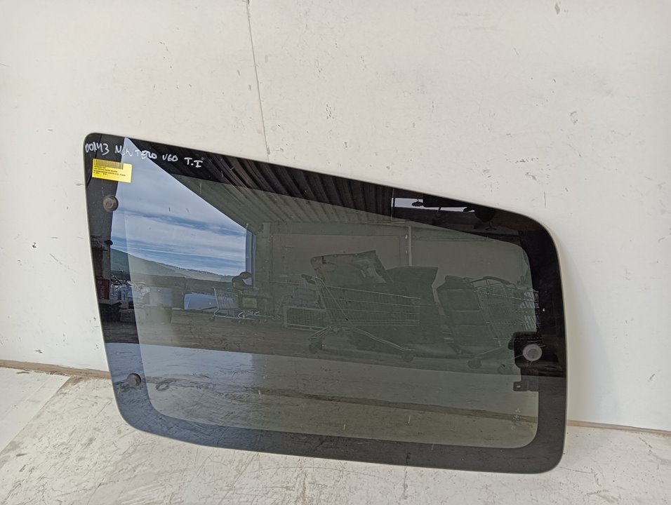 Luna custodia Mitsubishi Montero (V60/V70)