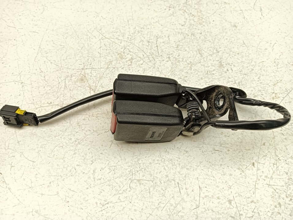 Enganche cinturón Peugeot 207