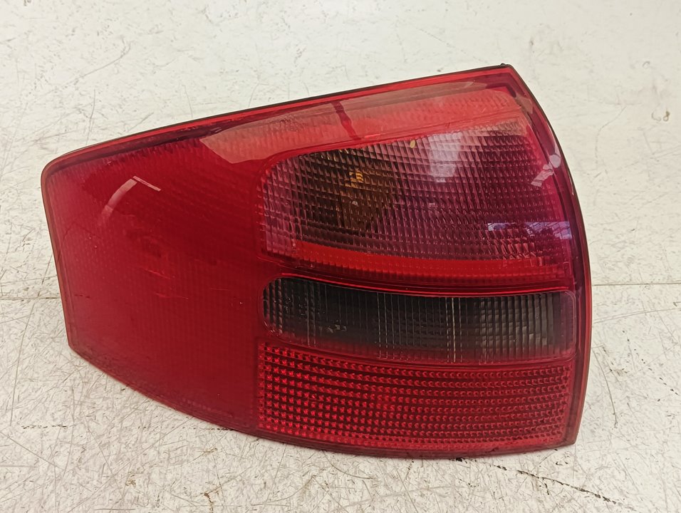 Piloto Audi A6 (4B5)