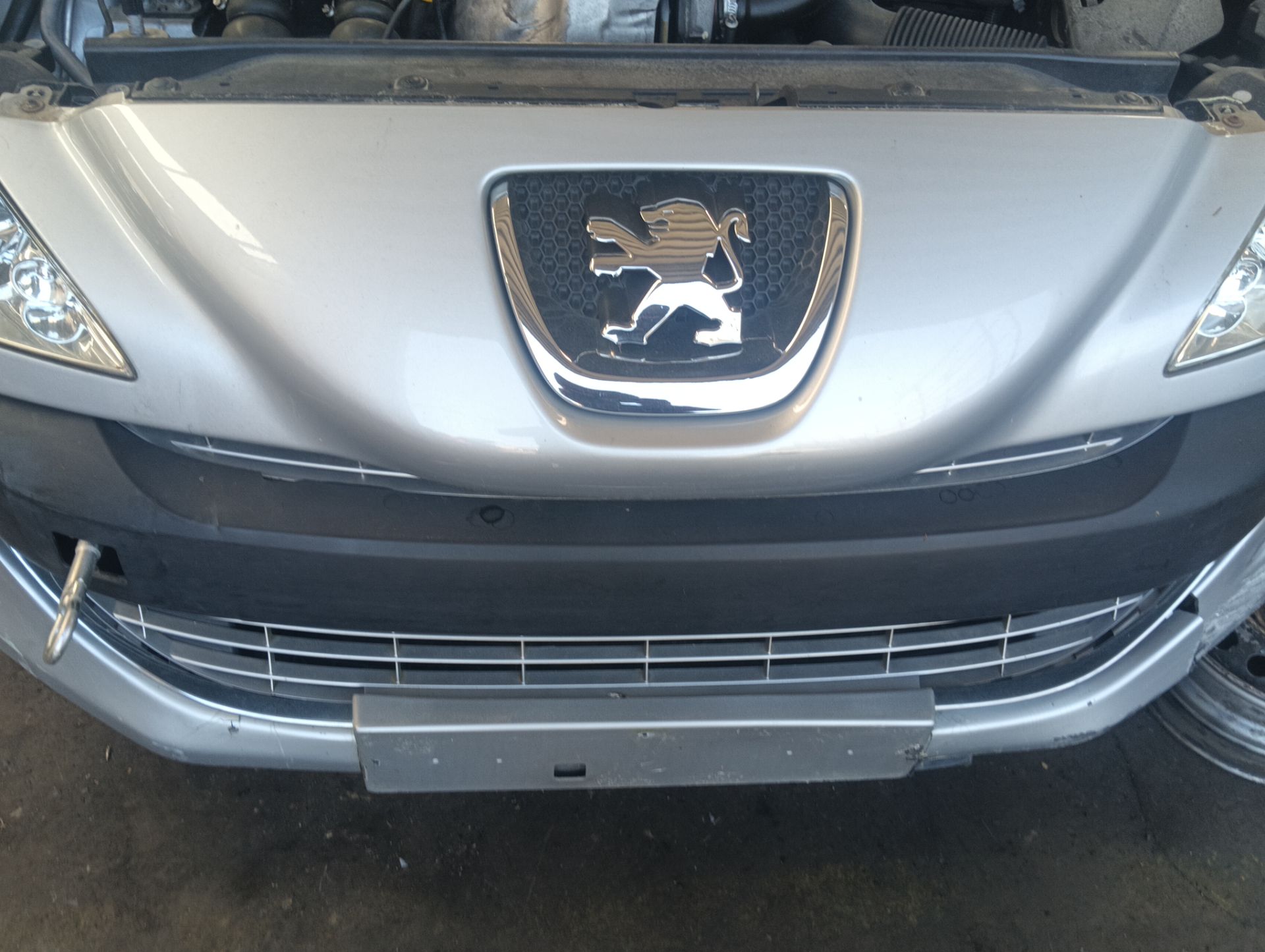 Refuerzo paragolpes Peugeot 308