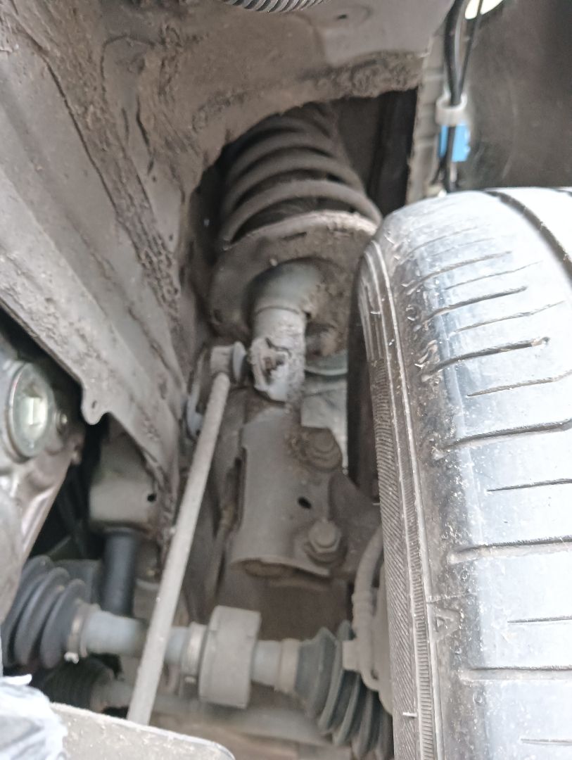 Amortiguador Toyota Verso (AUR2/ZGR2)