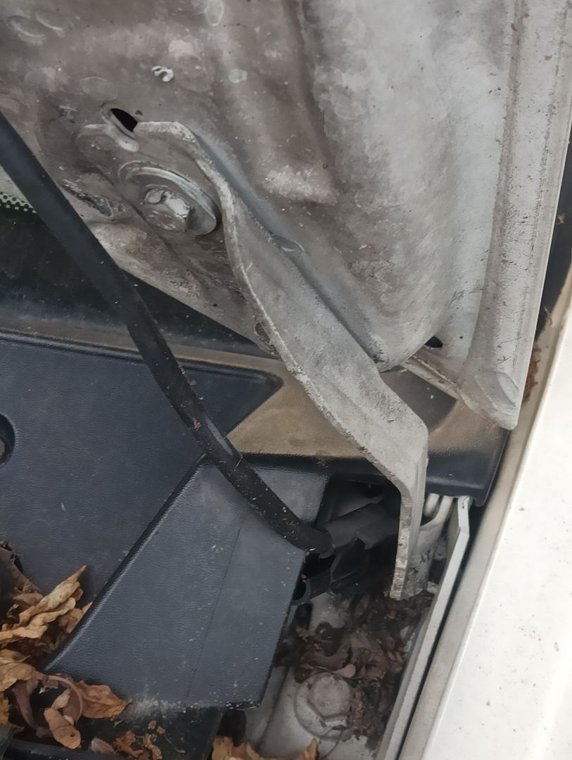 Bisagra capó Ford Transit Connect (TC7)