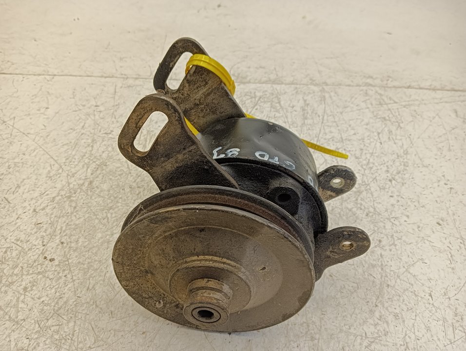 Bomba dirección Renault R 18 *