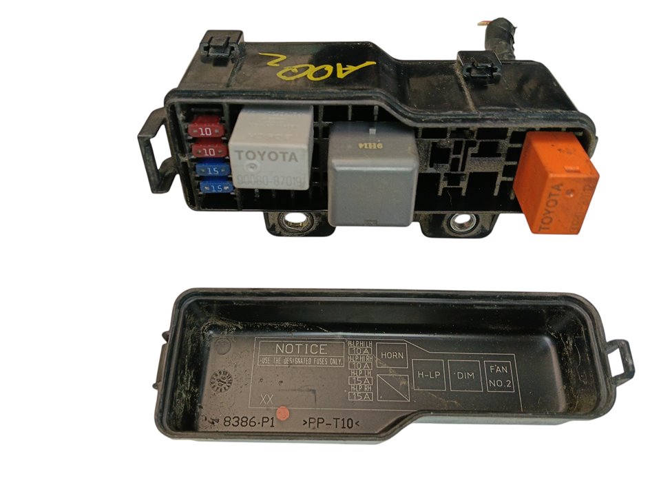 Caja relés / fusibles Toyota Corolla Verso (R1)