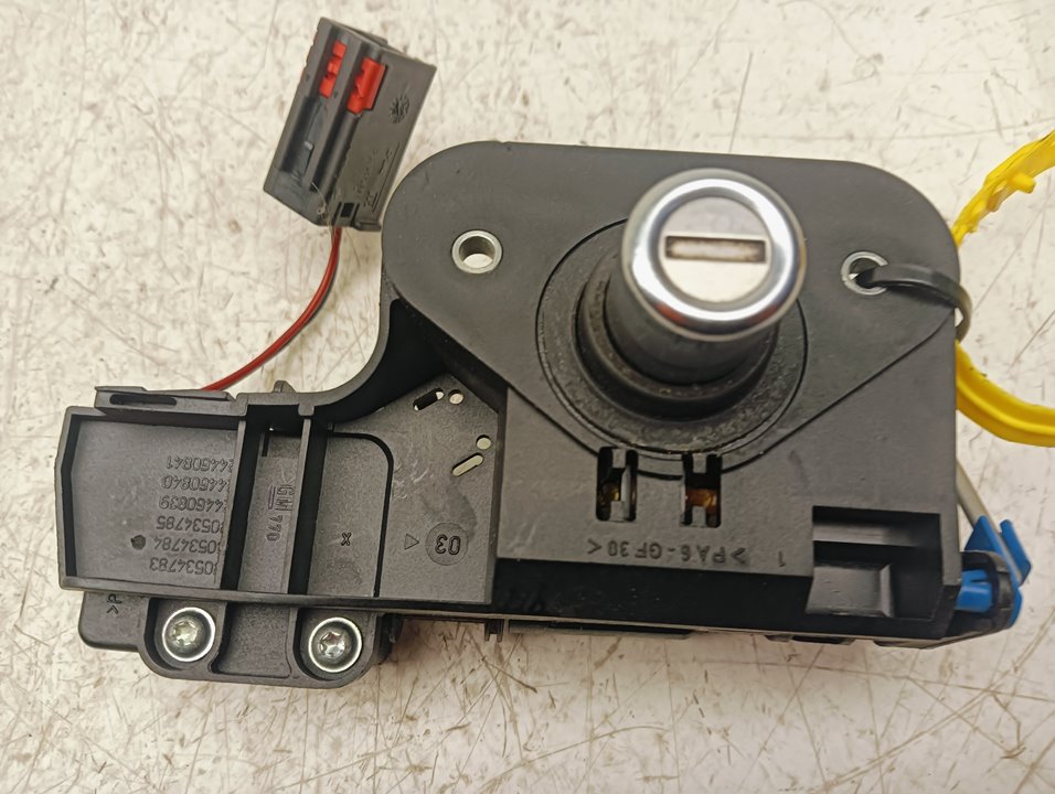 Cerradura maletero / portón Opel Corsa C
