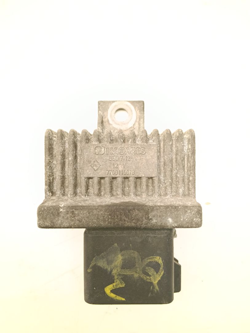 Caja precalentamiento Renault Clio III