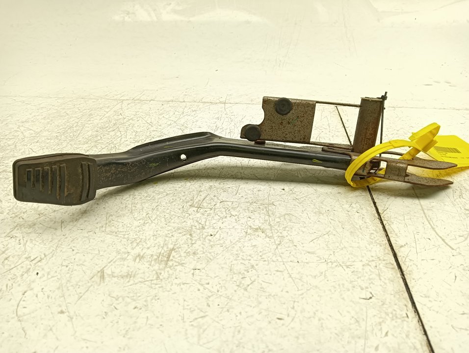 Pedal freno Ford Fiesta (CBK)
