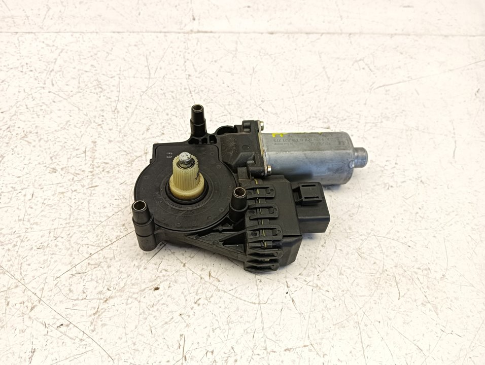 Motor elevalunas Audi A6 (4B5)