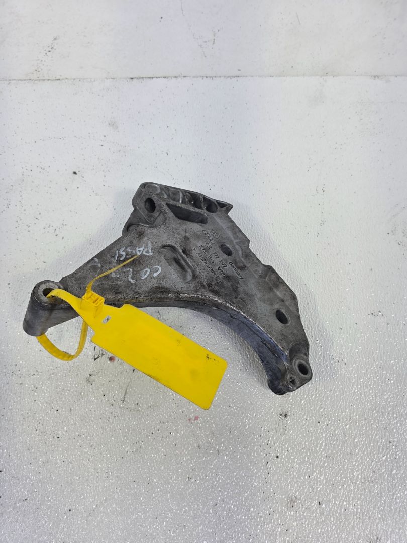 Soporte motor Volkswagen Passat (3C2)