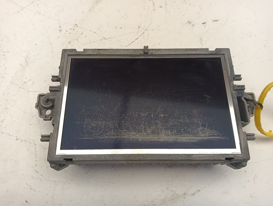Pantalla multifuncion Mercedes-Benz E (BM 207), foto 1 de 2