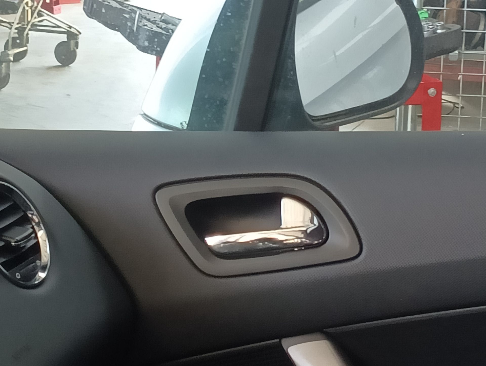 Maneta interior delantera derecha Peugeot 308, foto 1 de 3