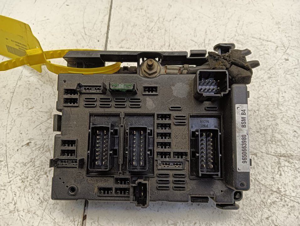 Caja relés / fusibles Peugeot 206