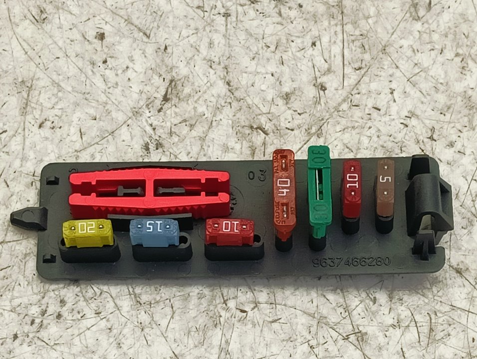 Caja relés / fusibles Citroën C4