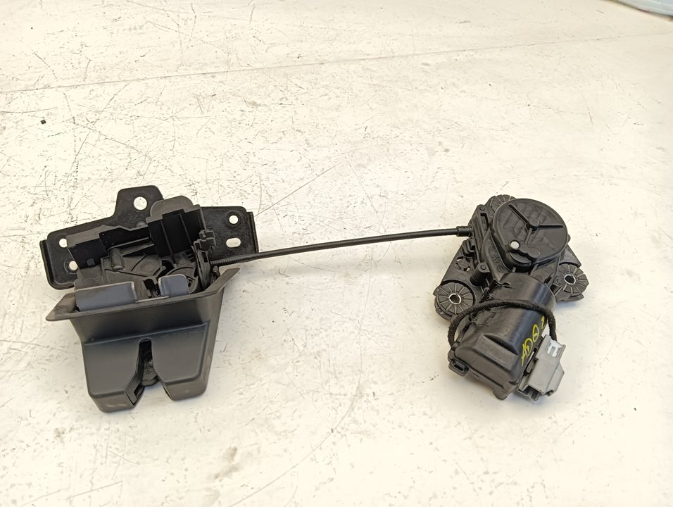 Cerradura capó Volvo XC40