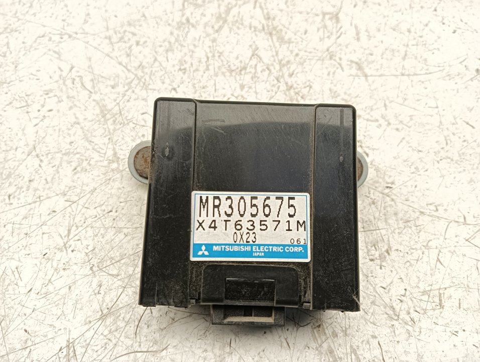 Módulo electrónico Mitsubishi Montero (V60/V70)