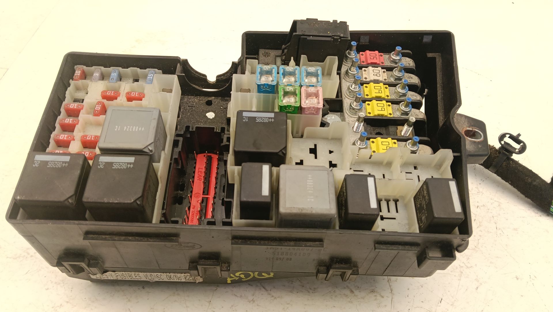 Caja relés / fusibles Ford Focus (CB4)