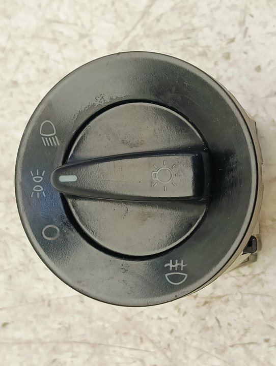 Mando luces Volkswagen Passat (3B3)