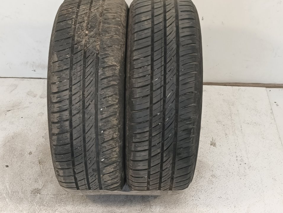 Neumático Sin Identificar, foto 1 de 5