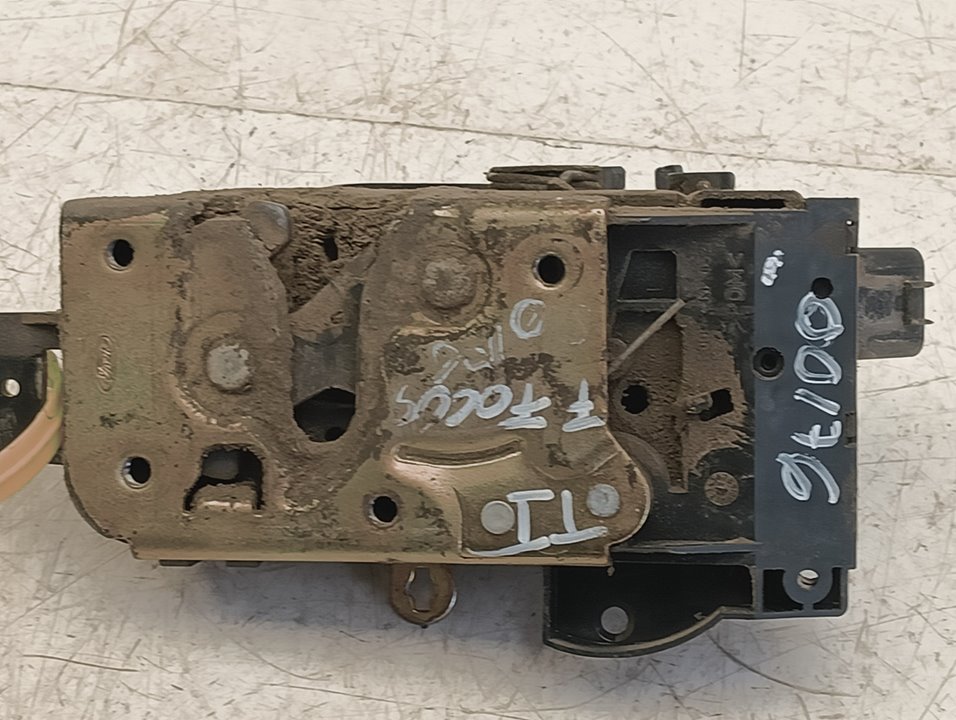 Cerradura puerta Ford Focus (CAK)