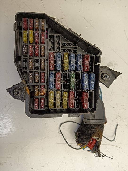 Caja relés / fusibles Audi A3 (8L)