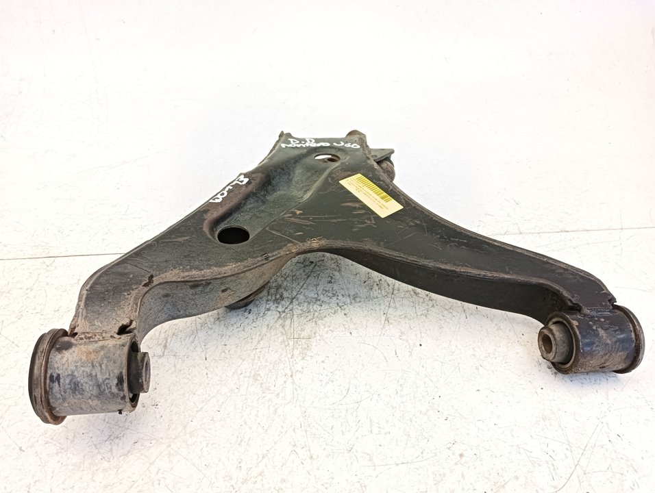 Brazo suspensión Mitsubishi Montero (V60/V70)