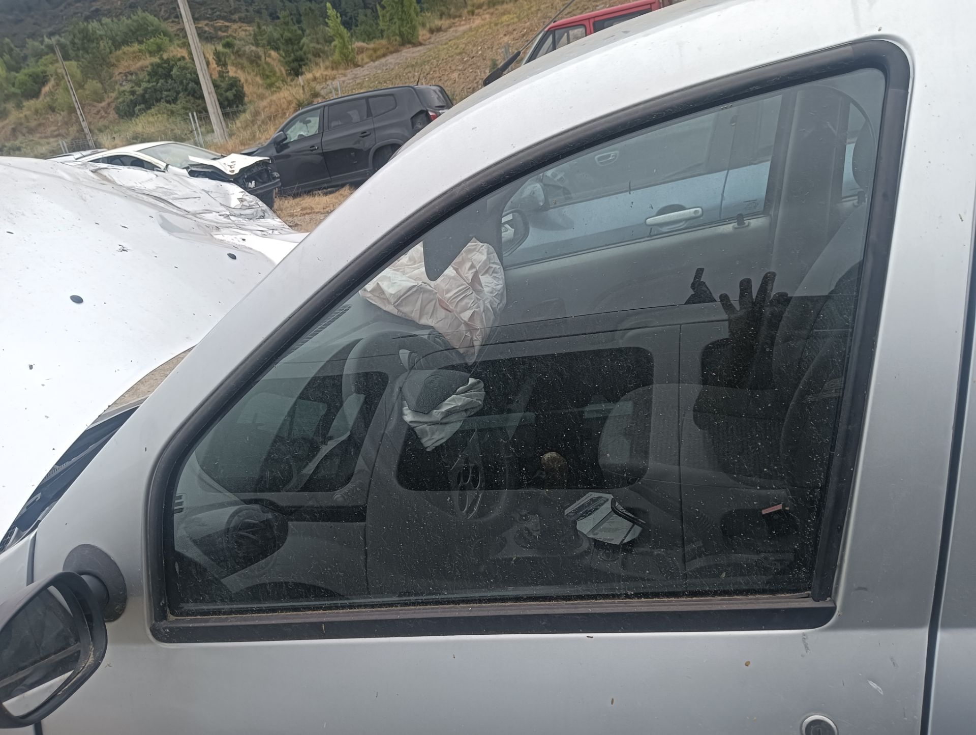 Luna Dacia Logan 1