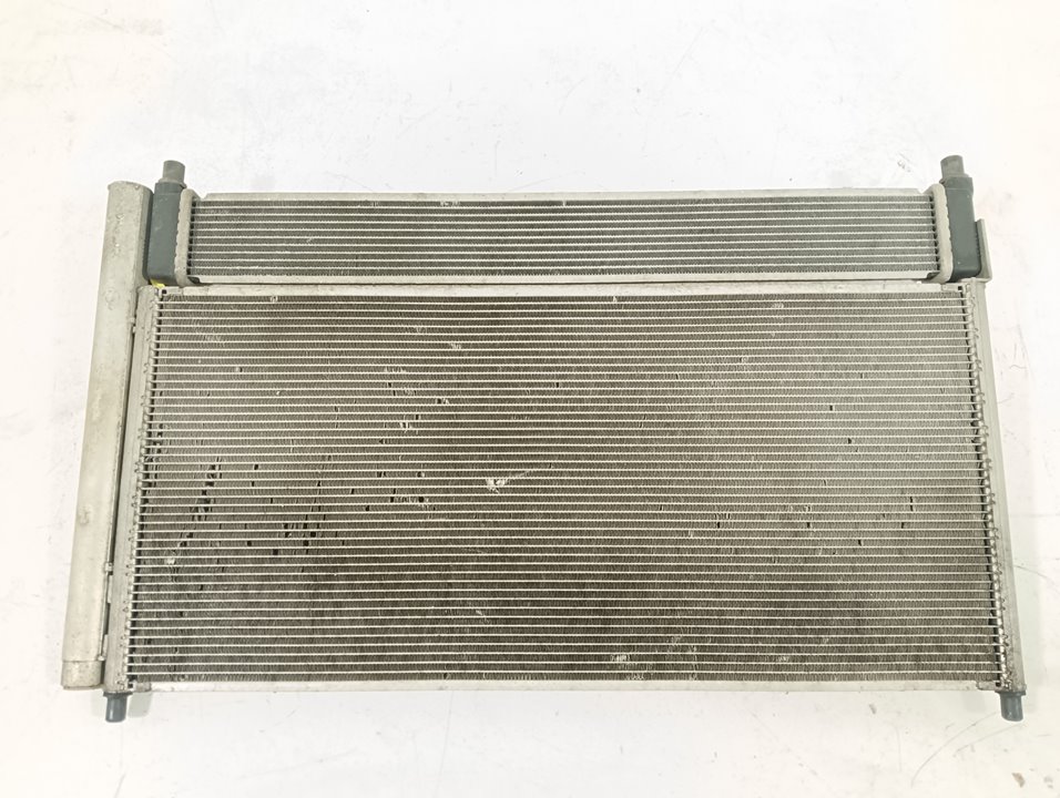 Condensador / radiador aire acondicionado Toyota Prius (ZVW30)