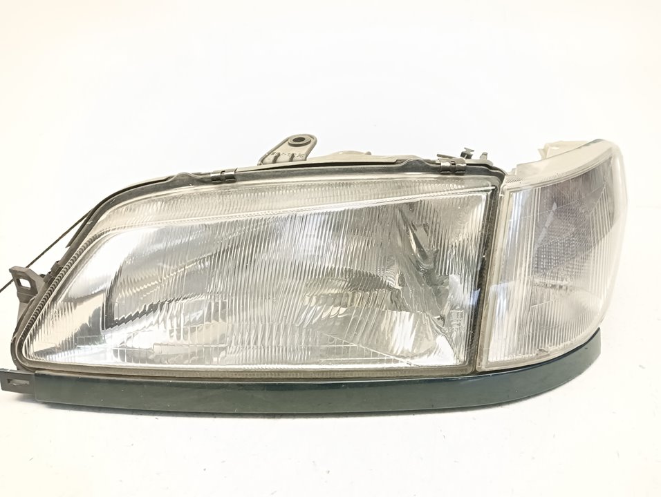 Faro Peugeot 306 3/5 (S2)