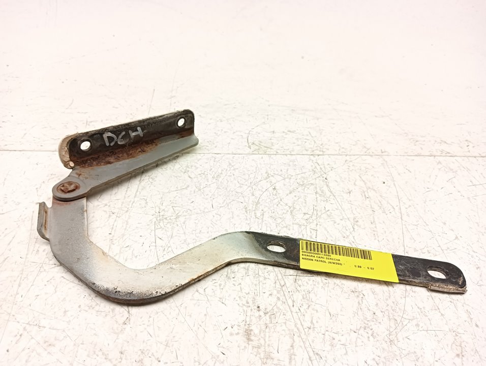 Bisagra capó Nissan Patrol * (K/W260)