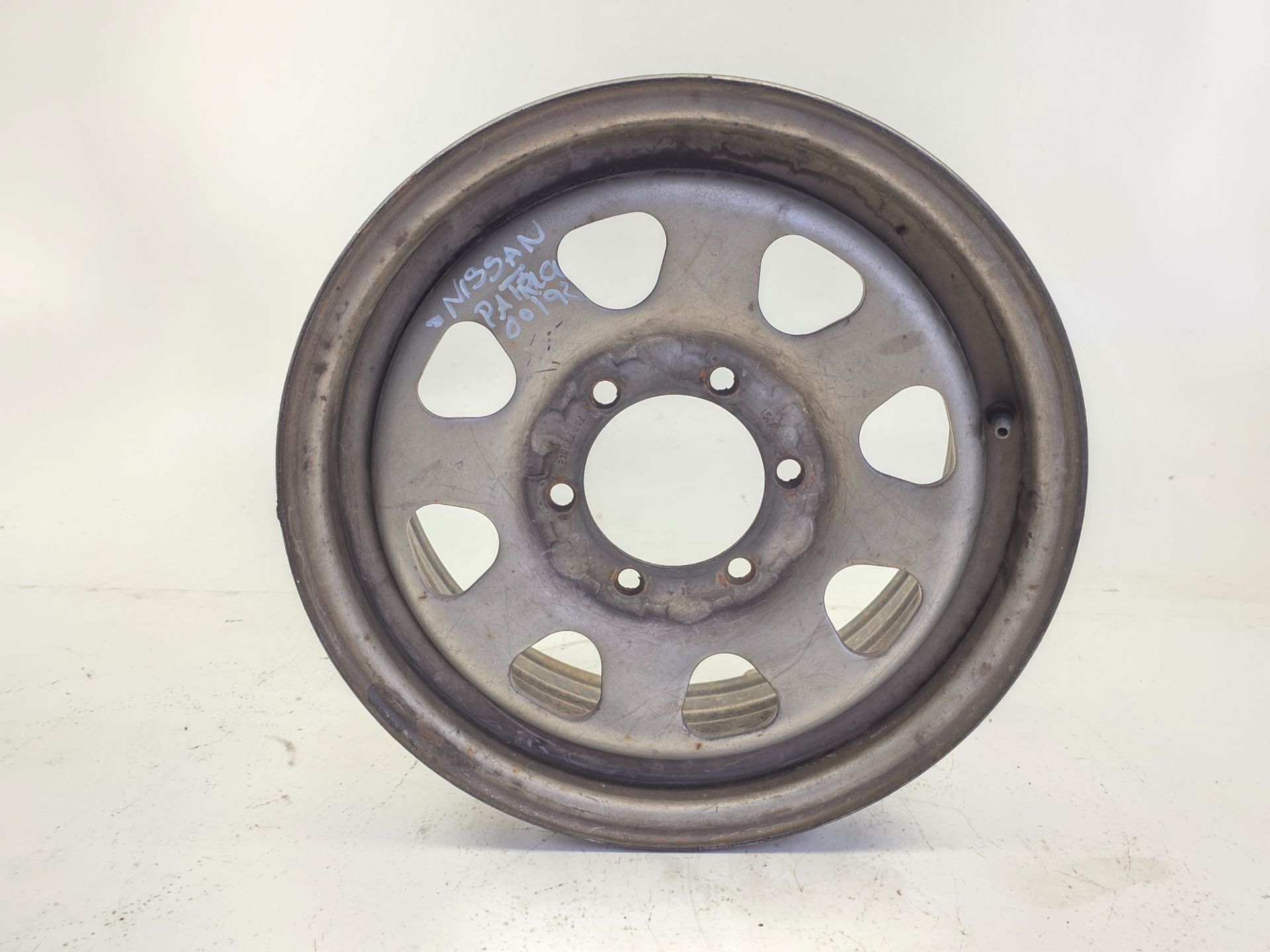 Llanta Nissan Patrol (K/W260)
