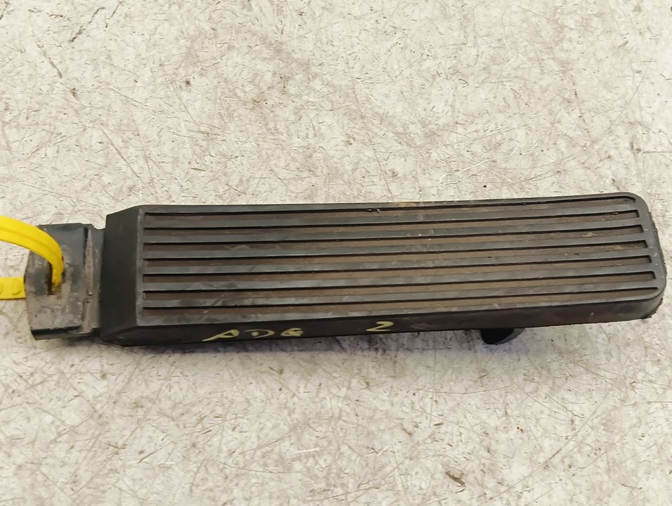 Pedal acelerador Mercedes-Benz E (BM 124)