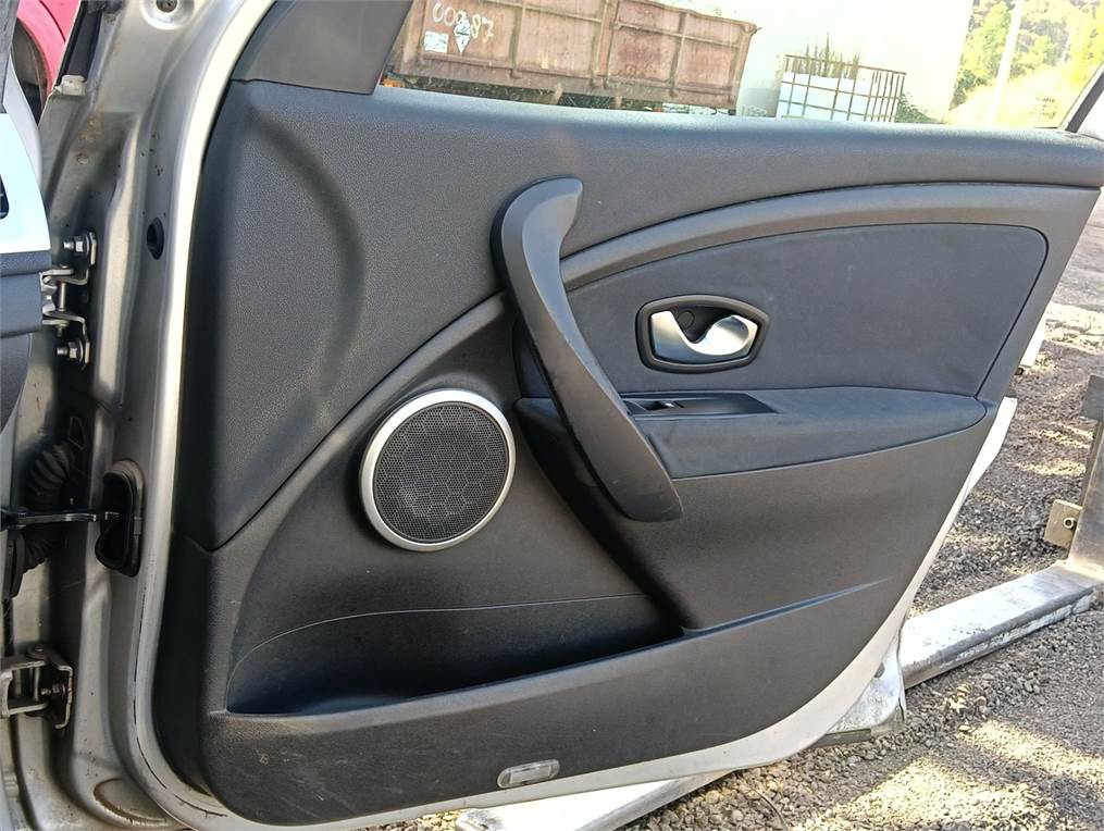 Guarnecido puerta Renault Megane III