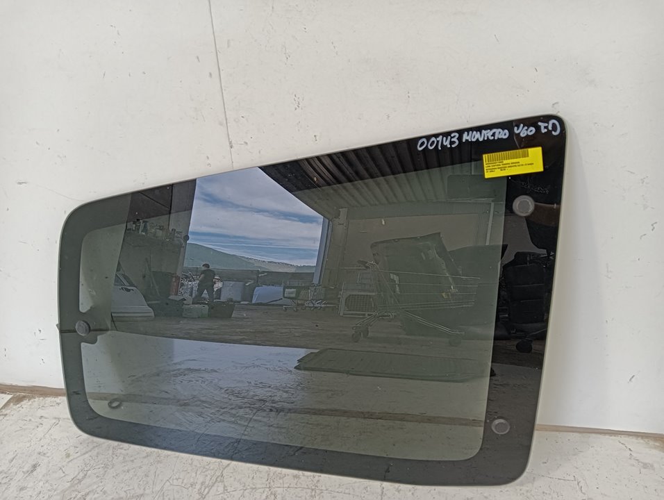 Luna custodia Mitsubishi Montero (V60/V70)