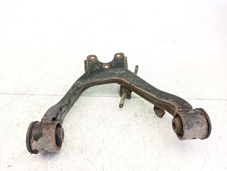 Brazo suspensión Mitsubishi Montero (V60/V70)