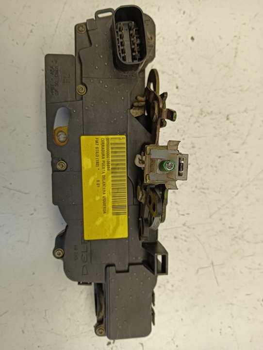 Cerradura puerta Fiat Stilo * (192)