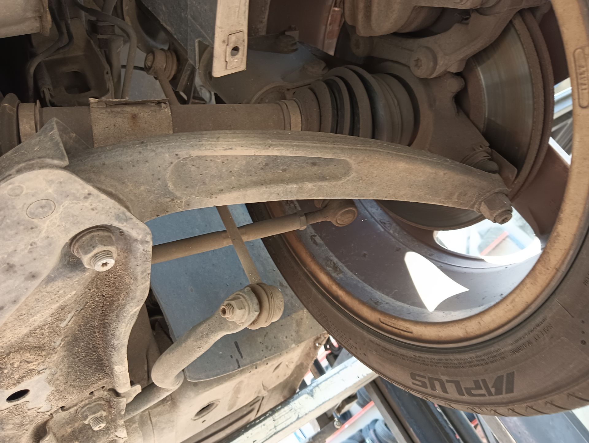 Brazo suspensión Peugeot 307 Break/ (S2)