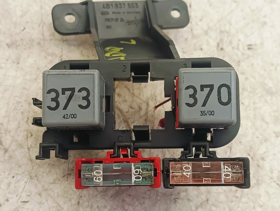 Caja relés / fusibles Audi A6 (4B5)