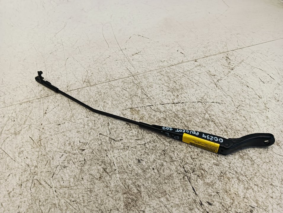 Brazo limpia Peugeot 207