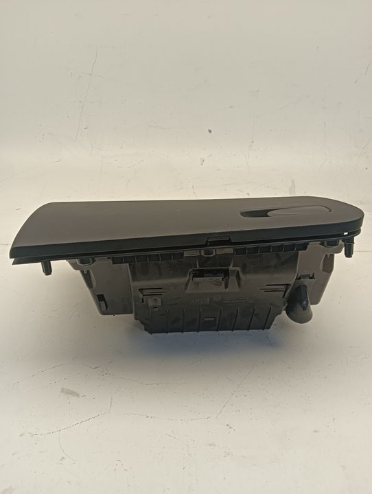 Guantera Volvo XC40