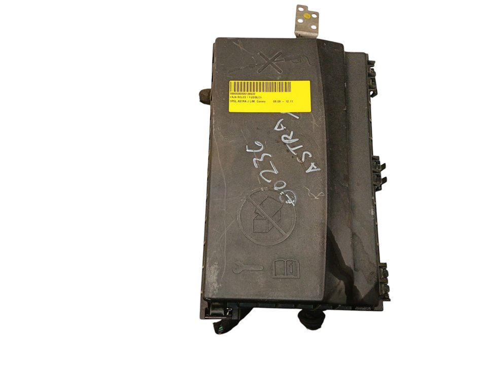 Caja relés / fusibles Opel Astra J