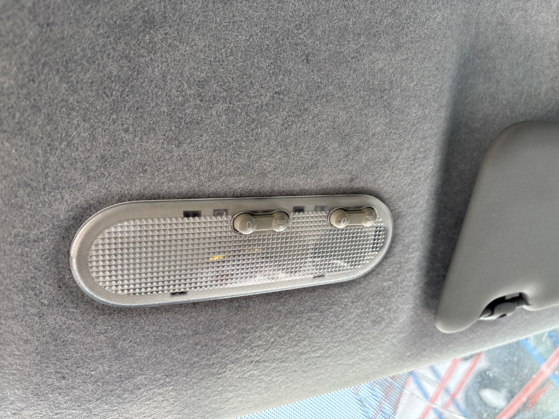 Luz interior Dacia Logan 1