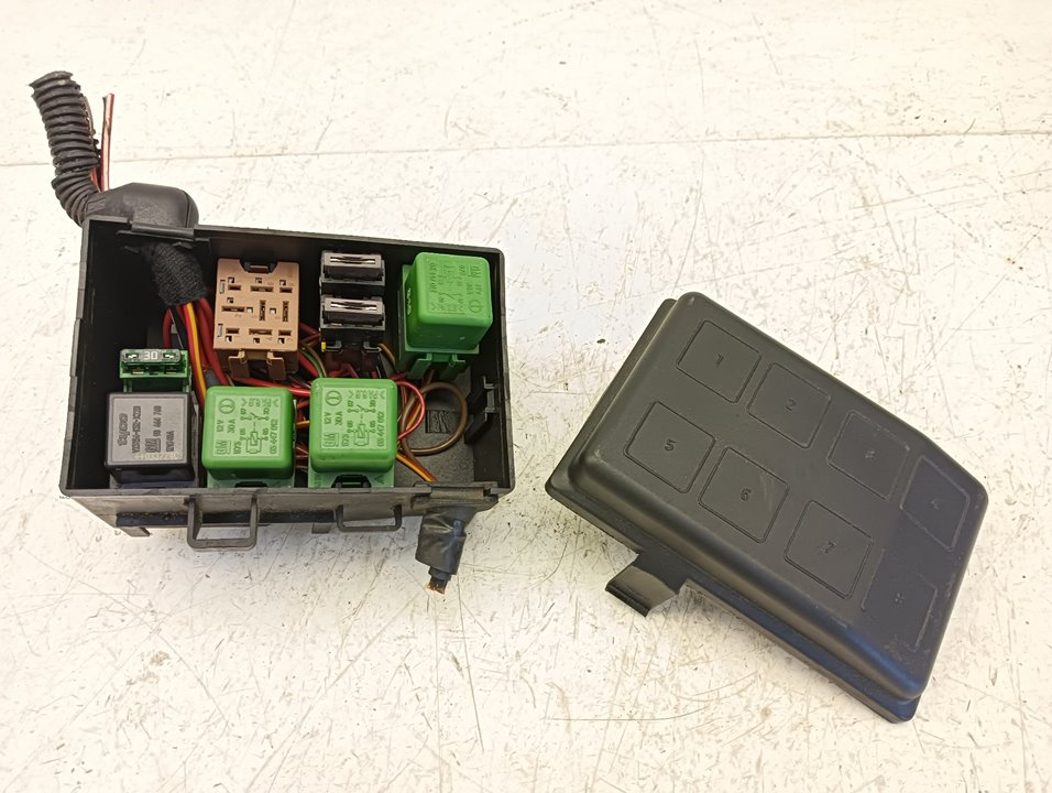 Caja relés / fusibles Opel Astra G