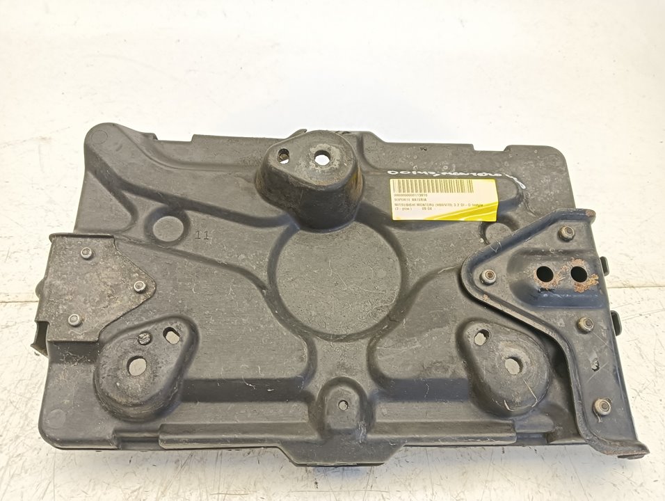 Soporte batería Mitsubishi Montero (V60/V70)