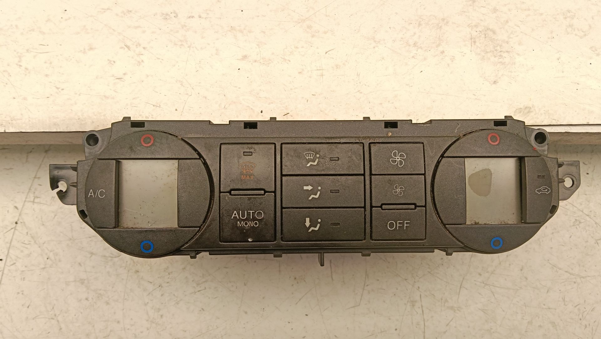 Mando climatizador Ford Focus (CAP)