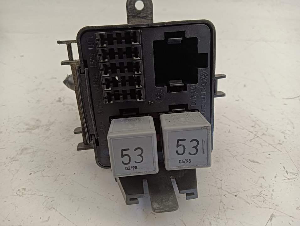 Caja relés / fusibles Audi A3 (8L)