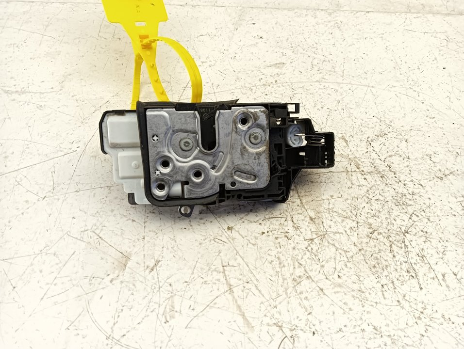 Cerradura puerta Volvo XC40