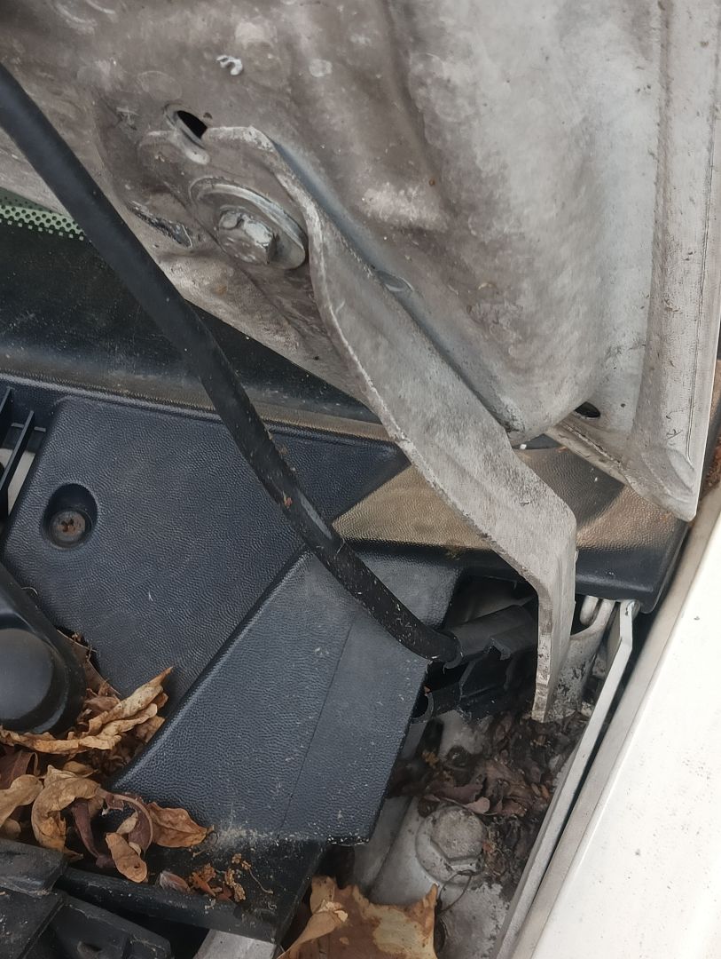 Bisagra capó Ford Transit Connect (TC7)