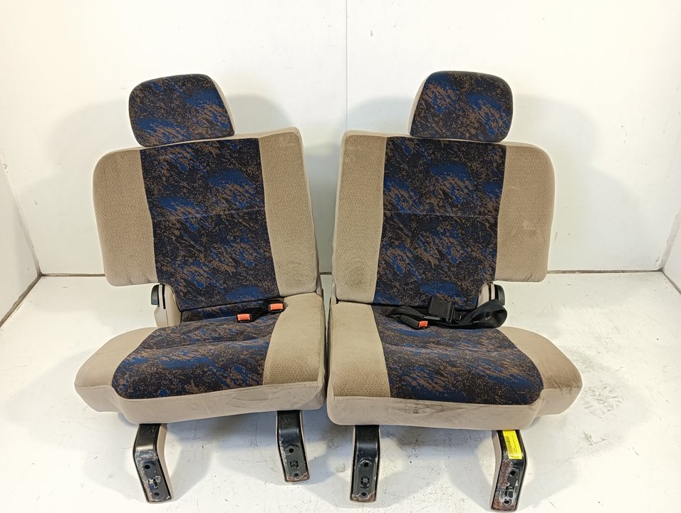 Asientos traseros Nissan Terrano II (R20)
